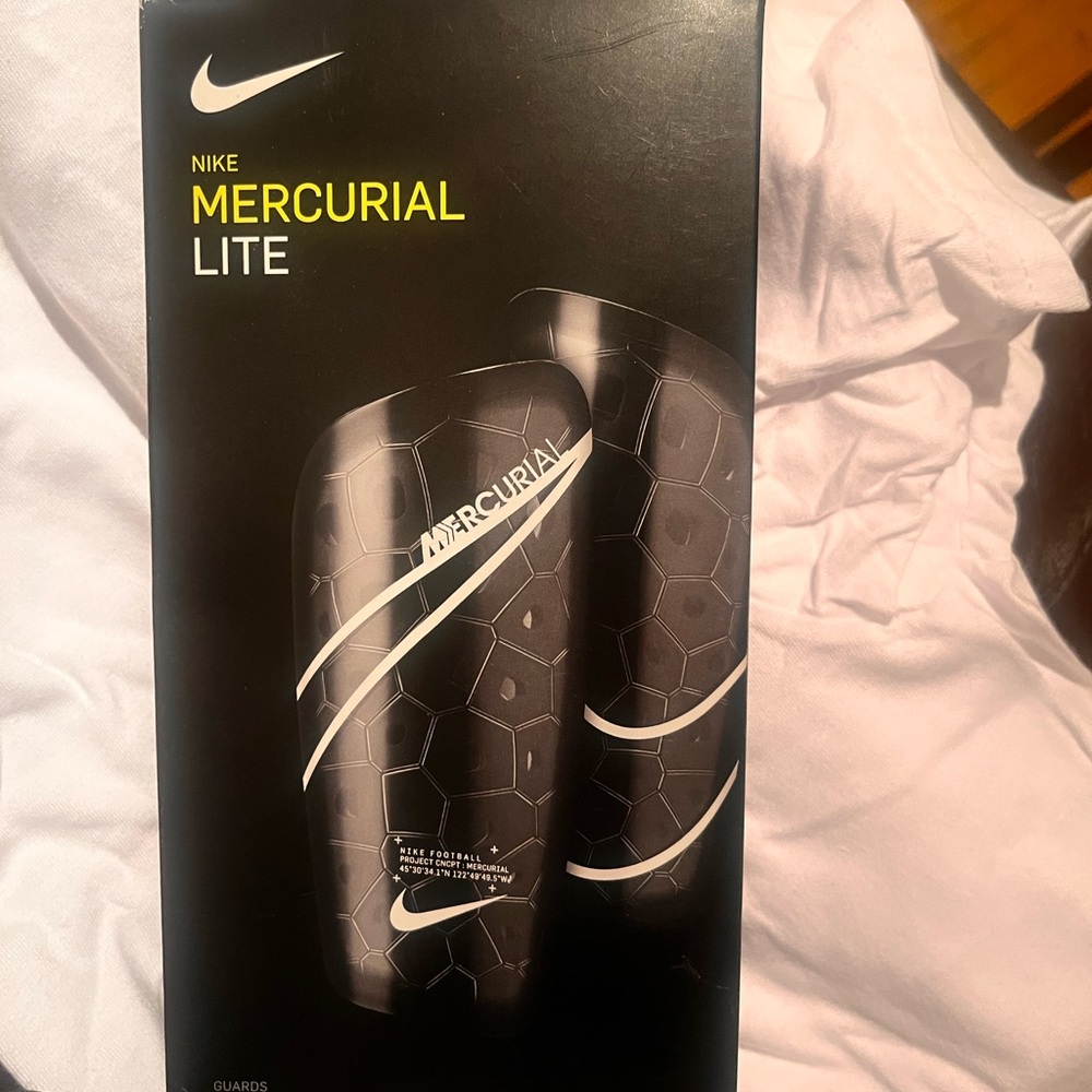 Nike Mercurial Lite Shin Guards